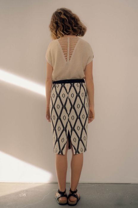 Spódnica ze strukturalno-ażurowej tkaniny Solar Obraz 1