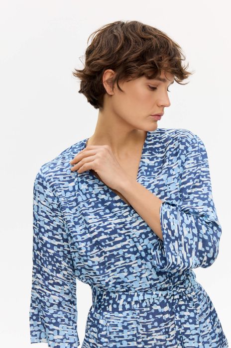 Błękitna sukienka o dopasowanym kroju Solar Obraz 7