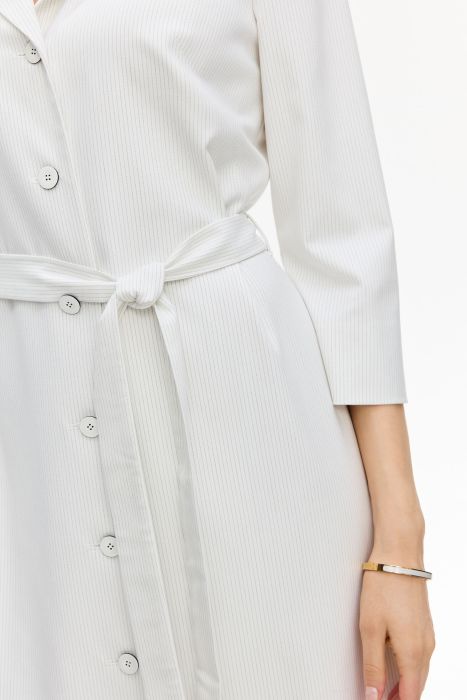 Taliowana sukienka w delikatny prążek Solar Obraz 3