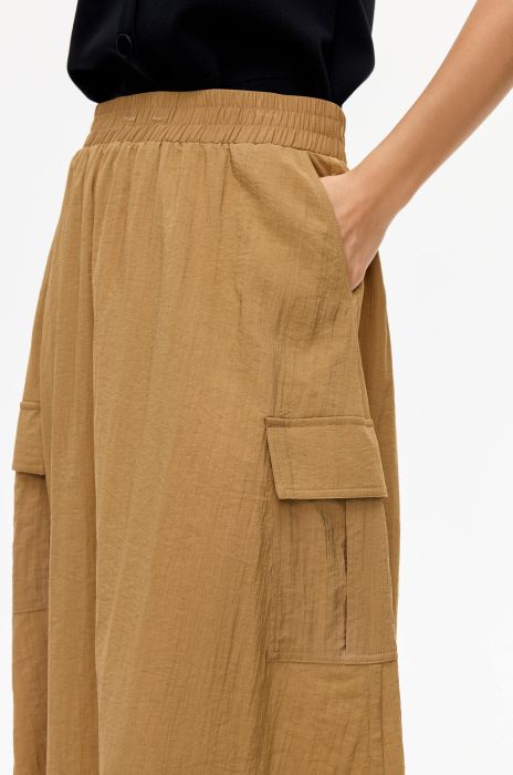 Kamelowa spódnica z kreszowanego materiału Solar Obraz 3