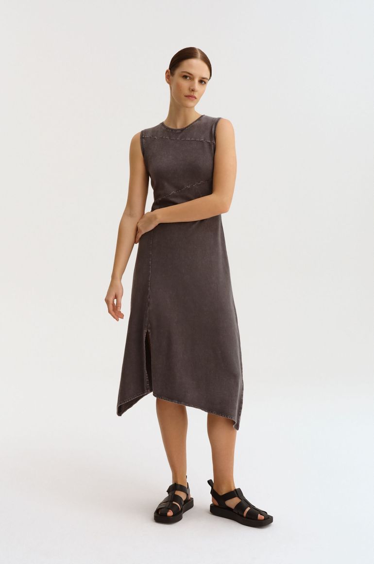 Asymetryczna sukienka z efektem sprania