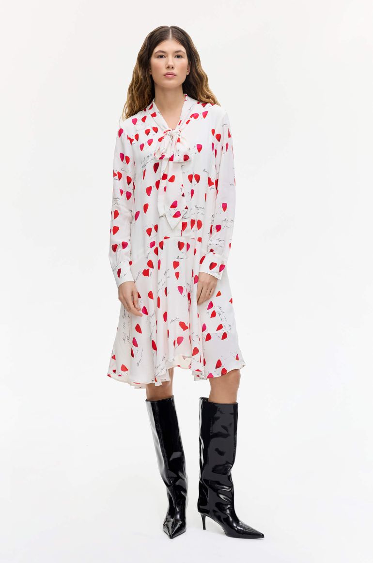 Wiskozowa sukienka w serca