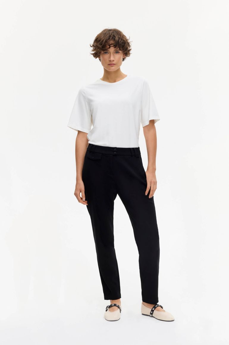 Czarne spodnie cygaretki