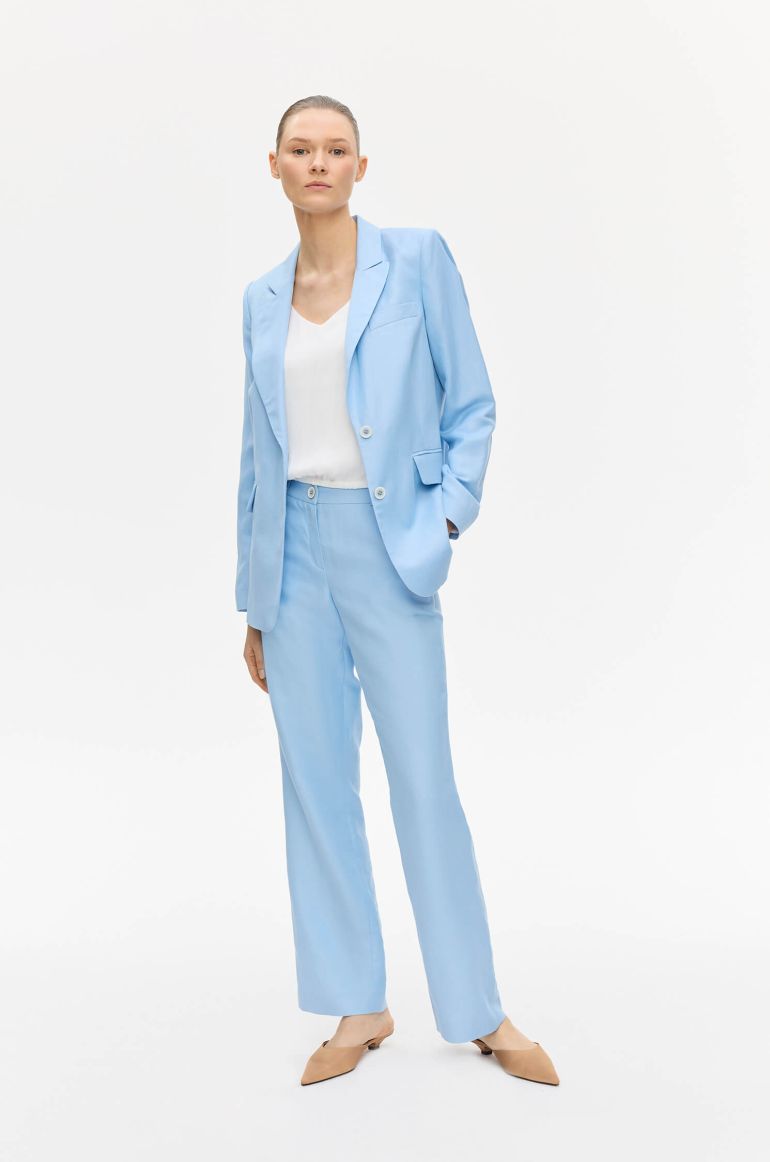 Błękitna marynarka z lnem