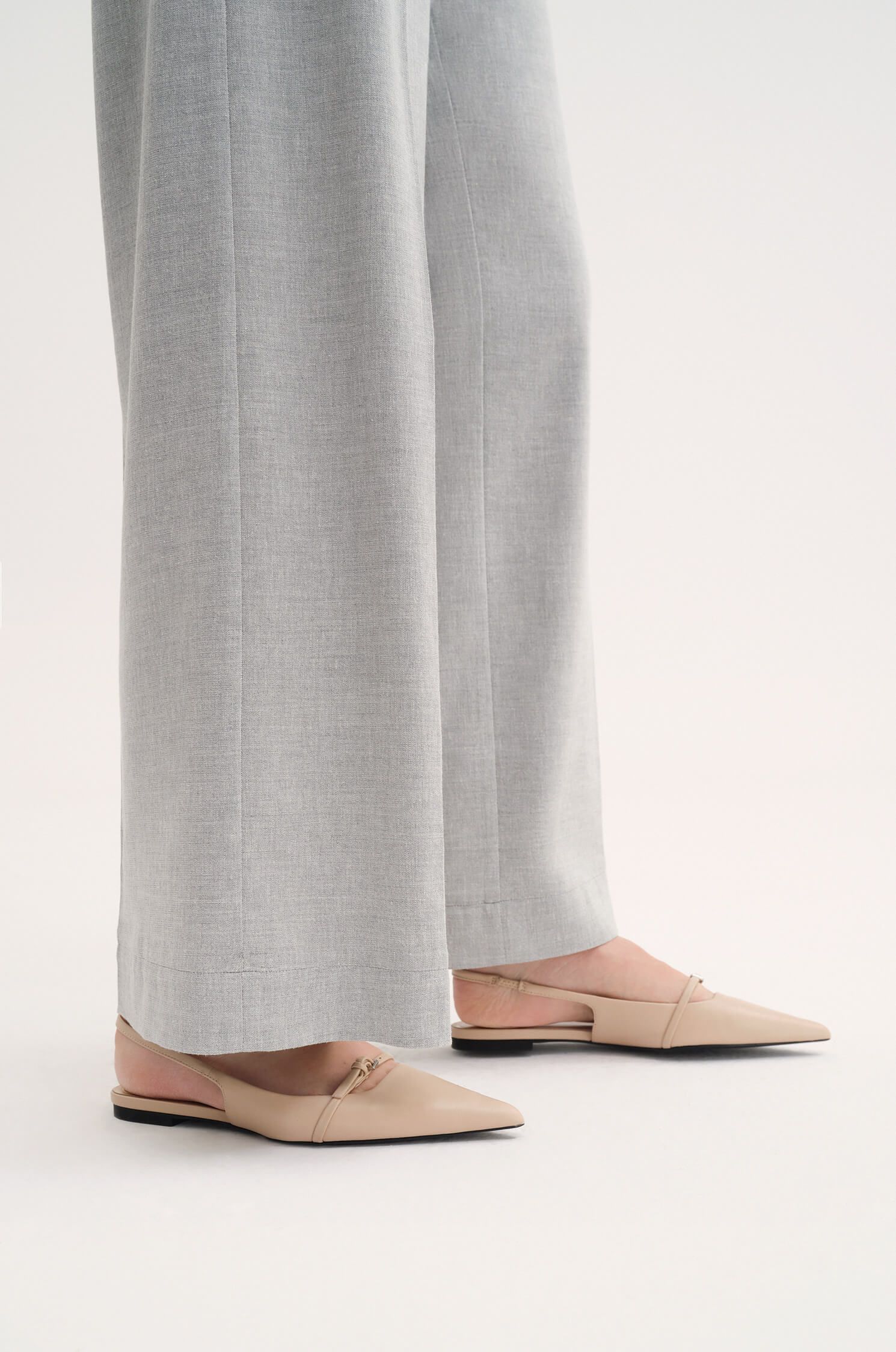 Garniturowe spodnie z lnem Solar Obraz 5