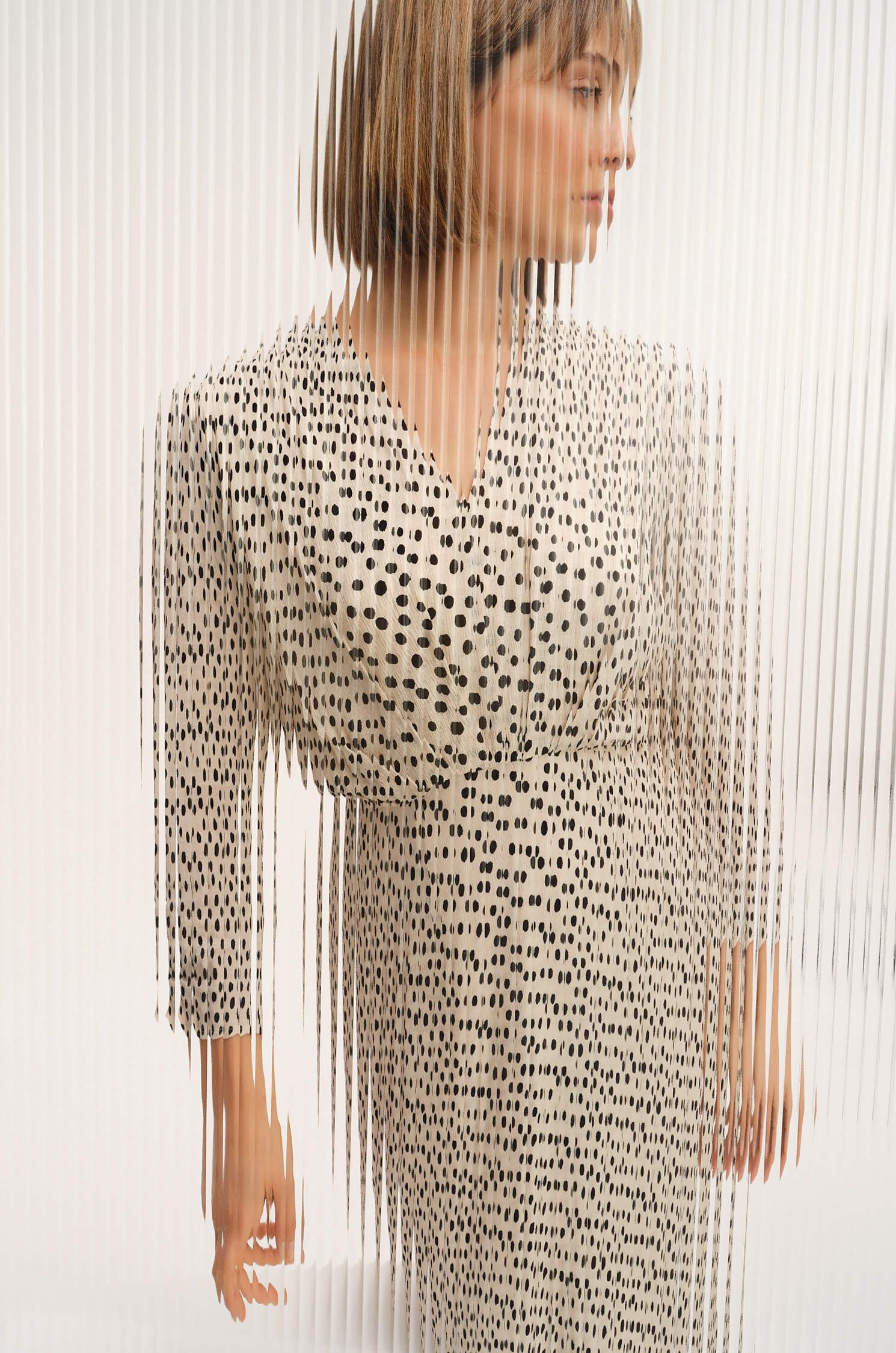 Wiskozowa sukienka w groszki Solar Obraz 5