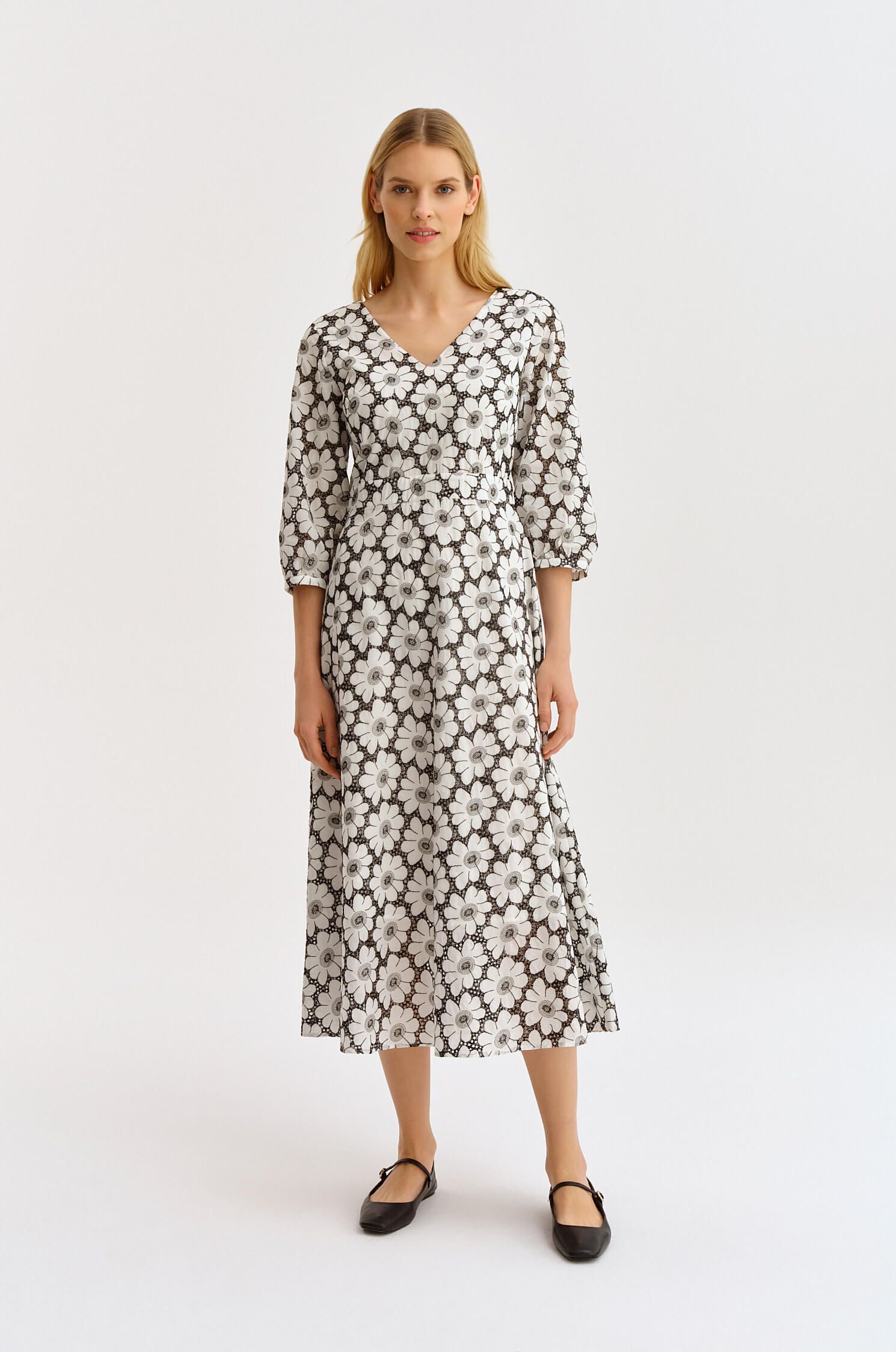 Sukienka z kwiatowym haftem Solar Obraz 5