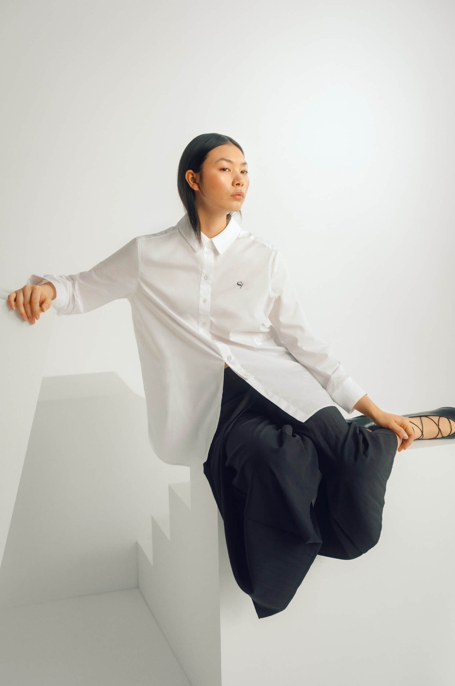 Bawełniana koszula z haftem Solar Obraz 2