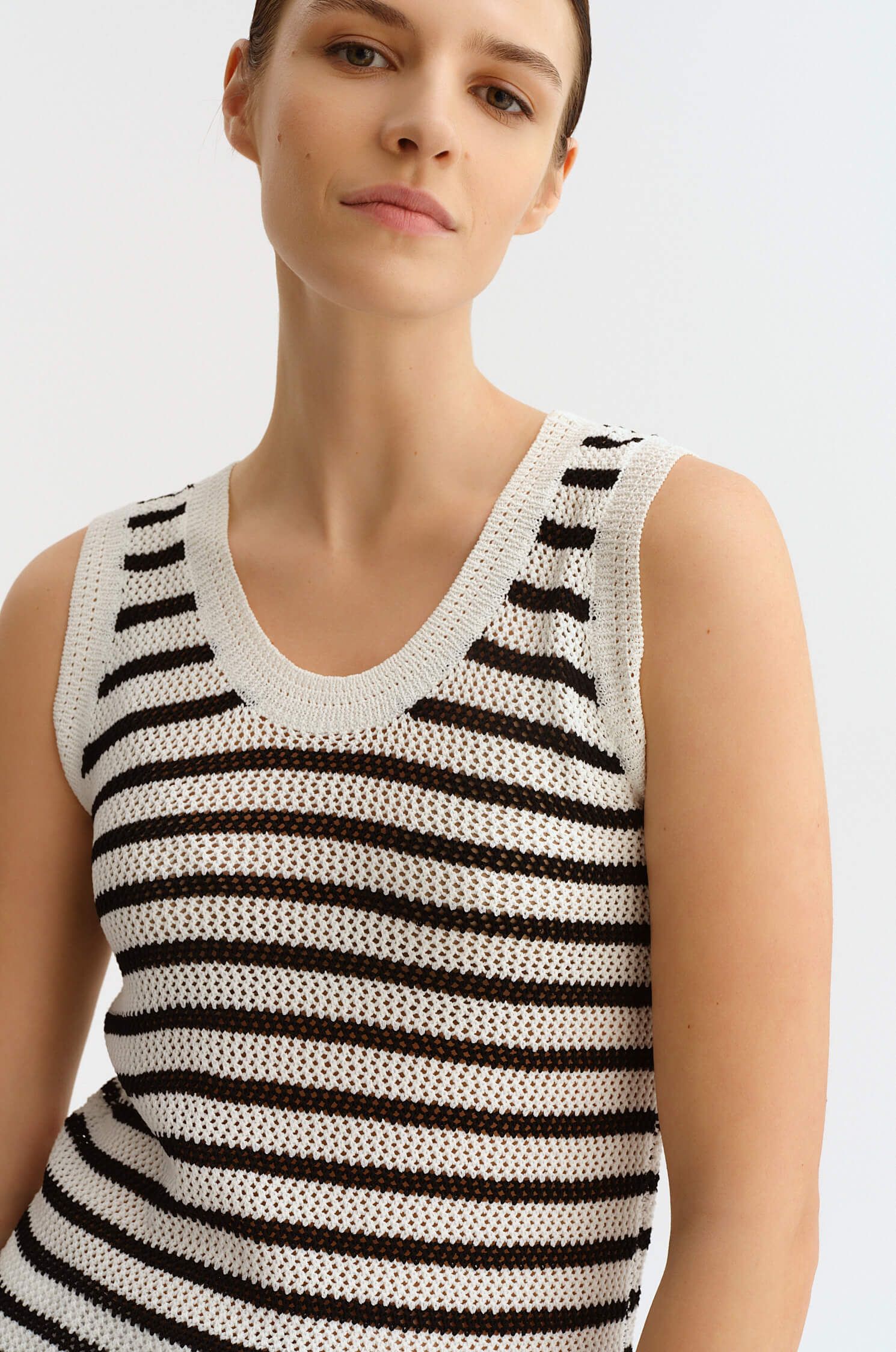 Ażurowy top w paski Solar Obraz 3