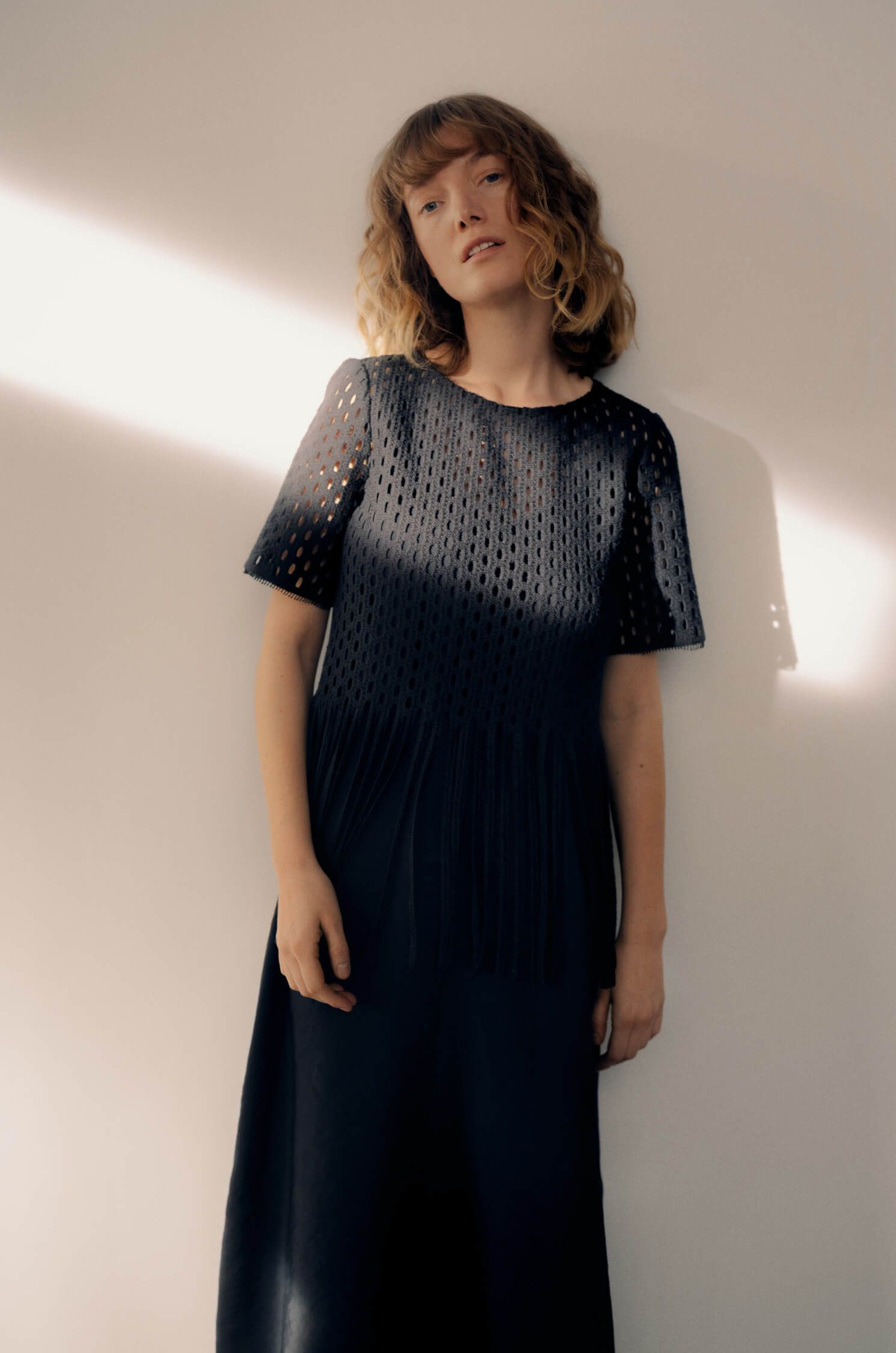 Ażurowa bluzka z frędzlami Solar Obraz 6