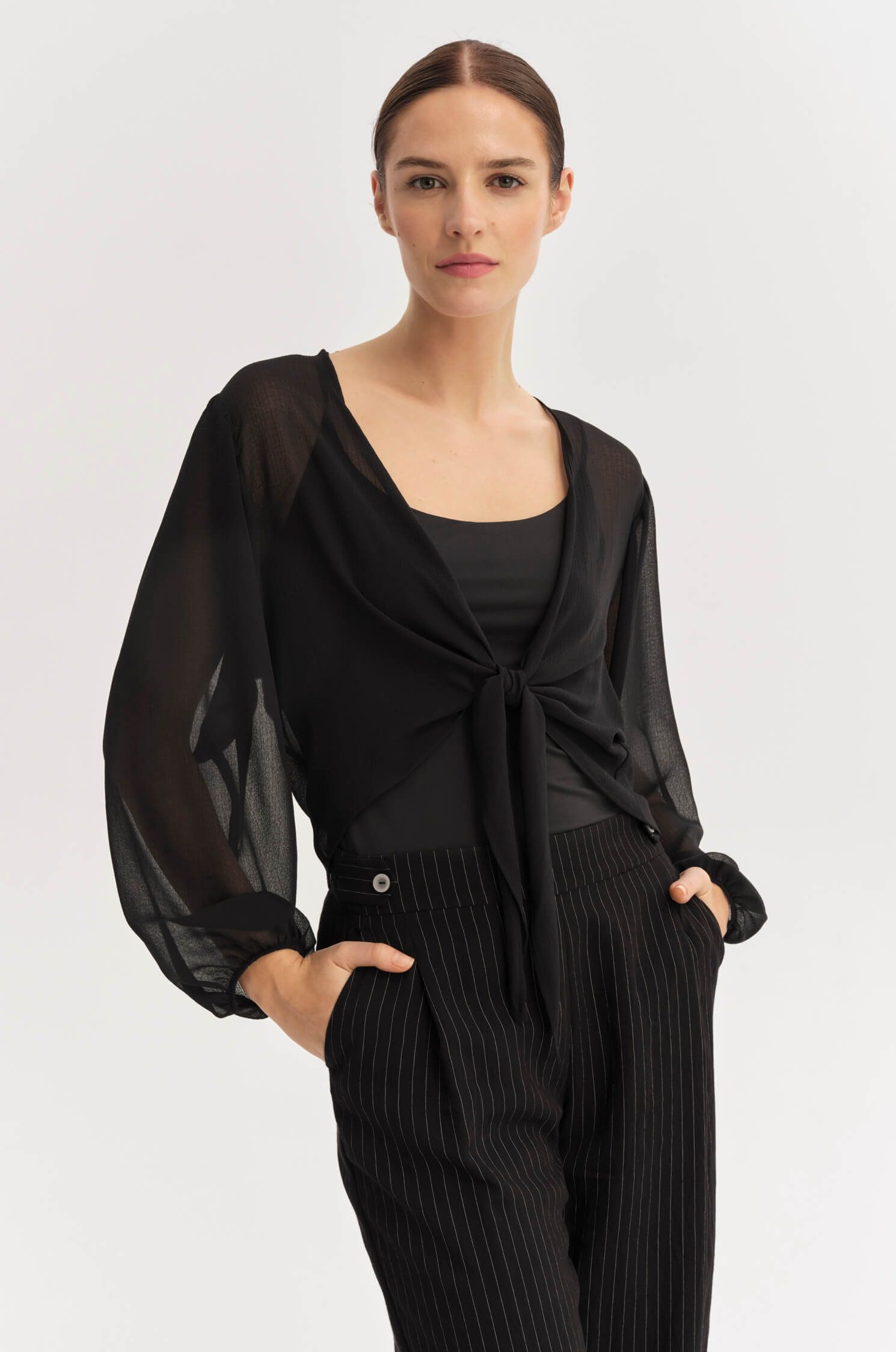 Bluzka z transparentnej tkaniny Solar Obraz 2