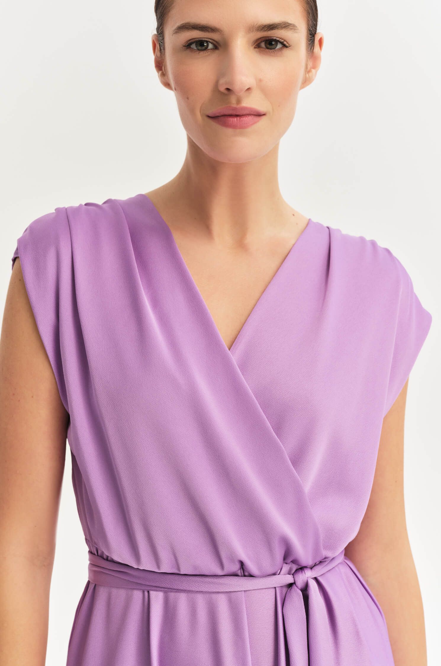 Sukienka z kopertowym dekoltem Solar Obraz 3