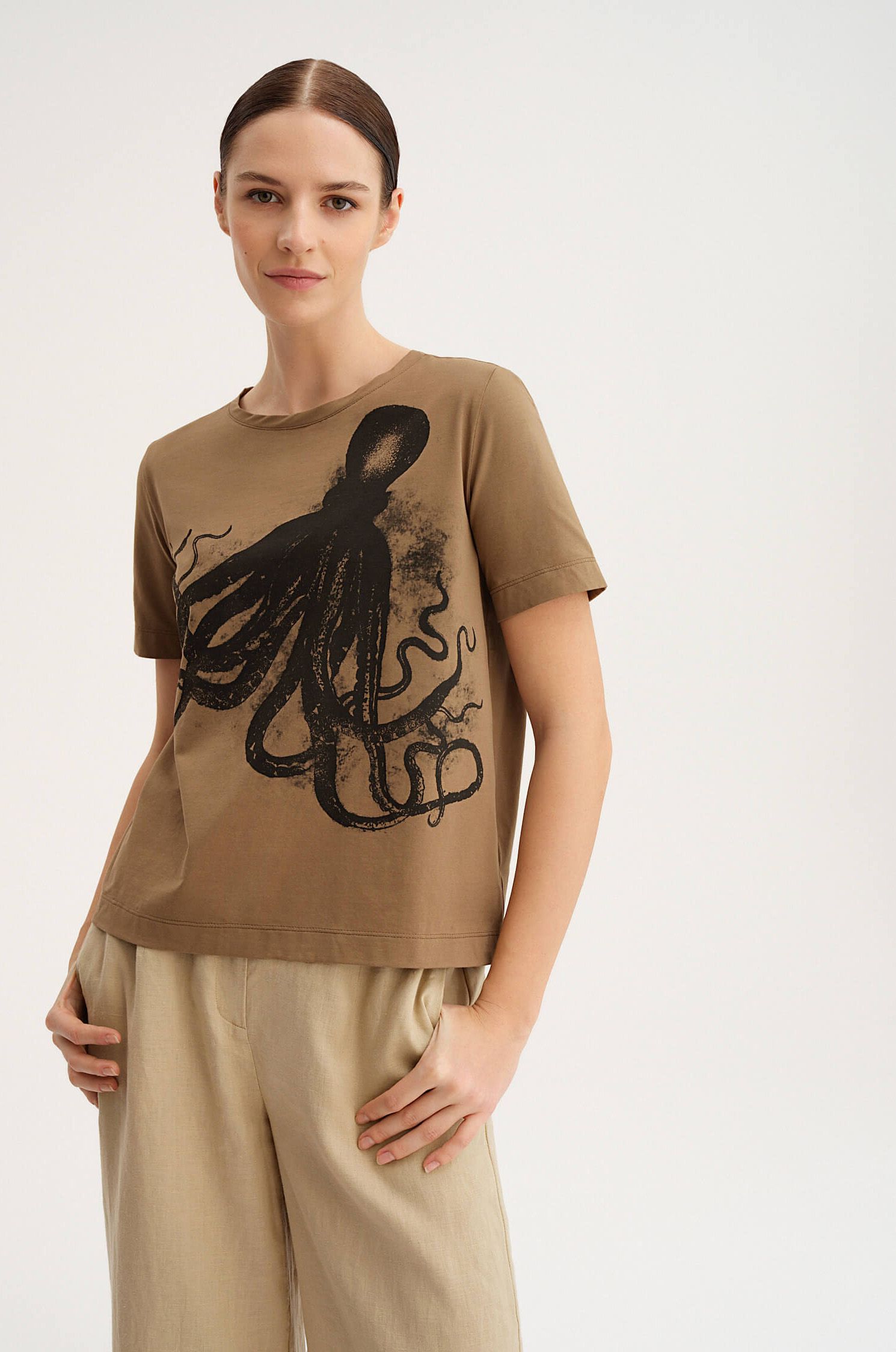 Bluzka z autorskim nadrukiem Solar Obraz 2