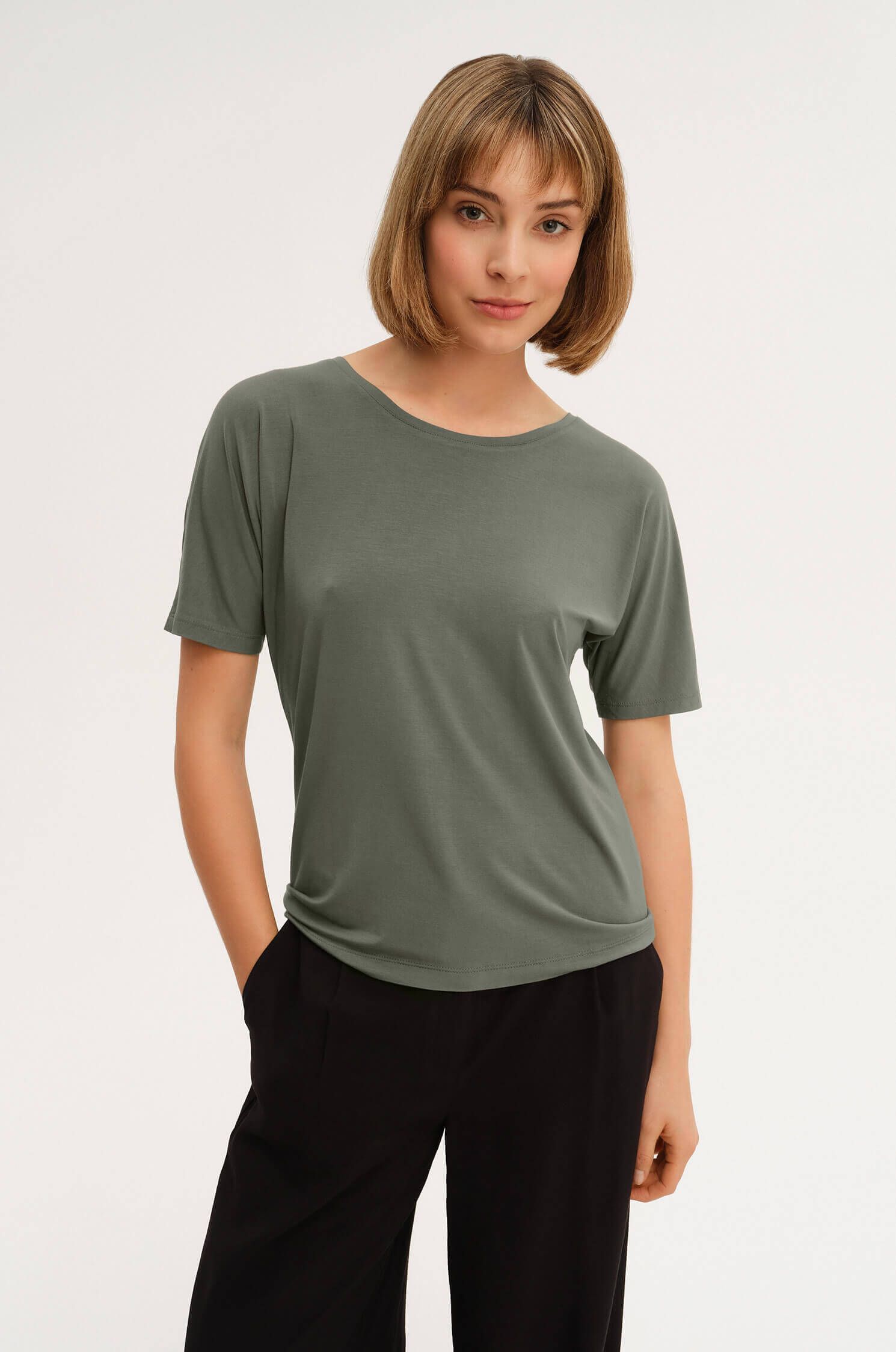 Bluzka z dekoltem v Solar Obraz 2