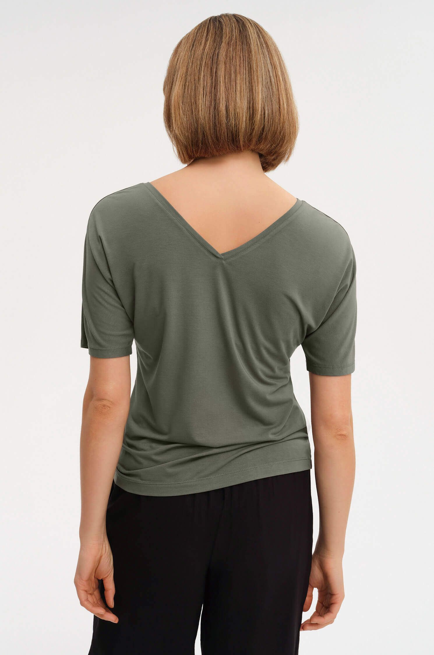 Bluzka z dekoltem v Solar Obraz 4