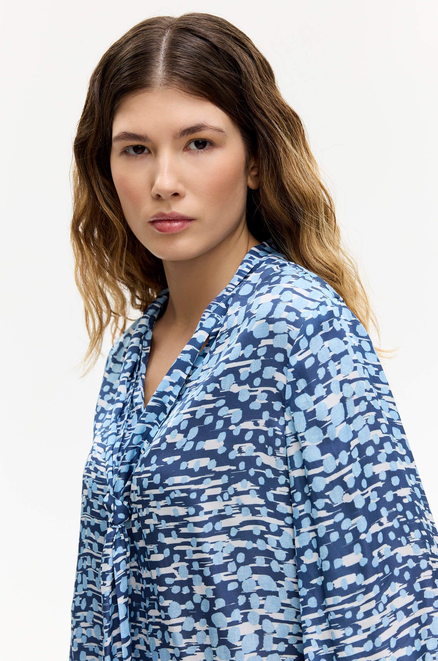 Wiskozowa bluzka z wiązaniem Solar Obraz 3