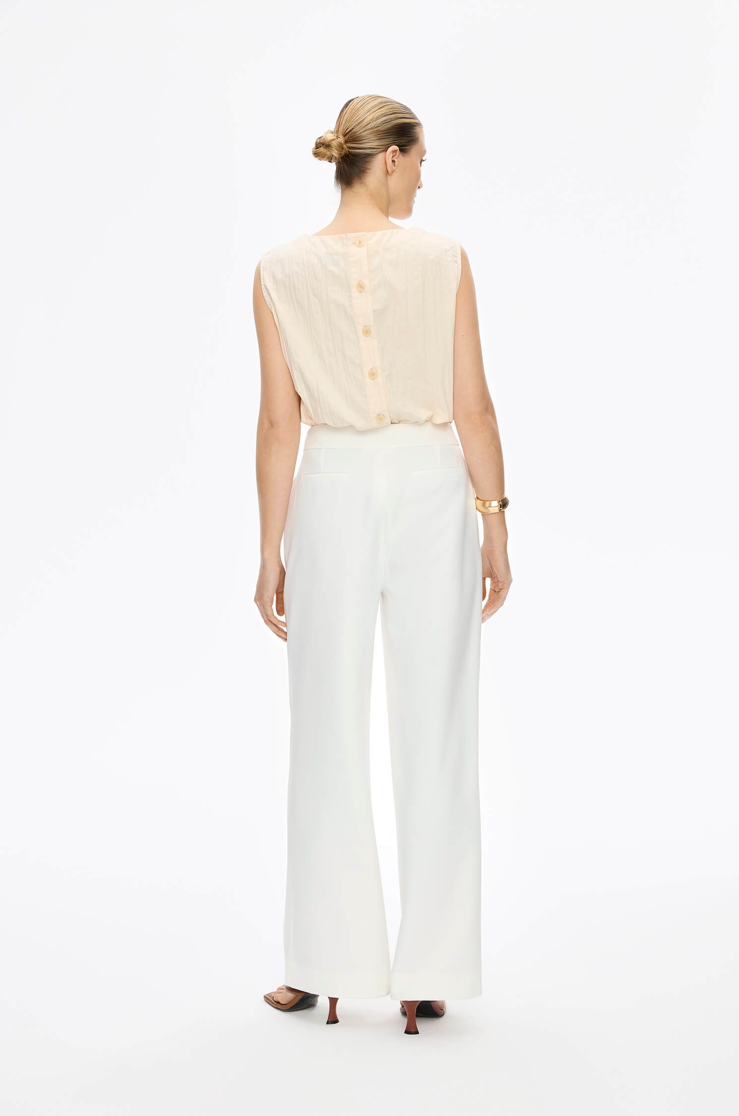 Spodnie ecru z lekko rozszerzaną nogawką Solar Obraz 4