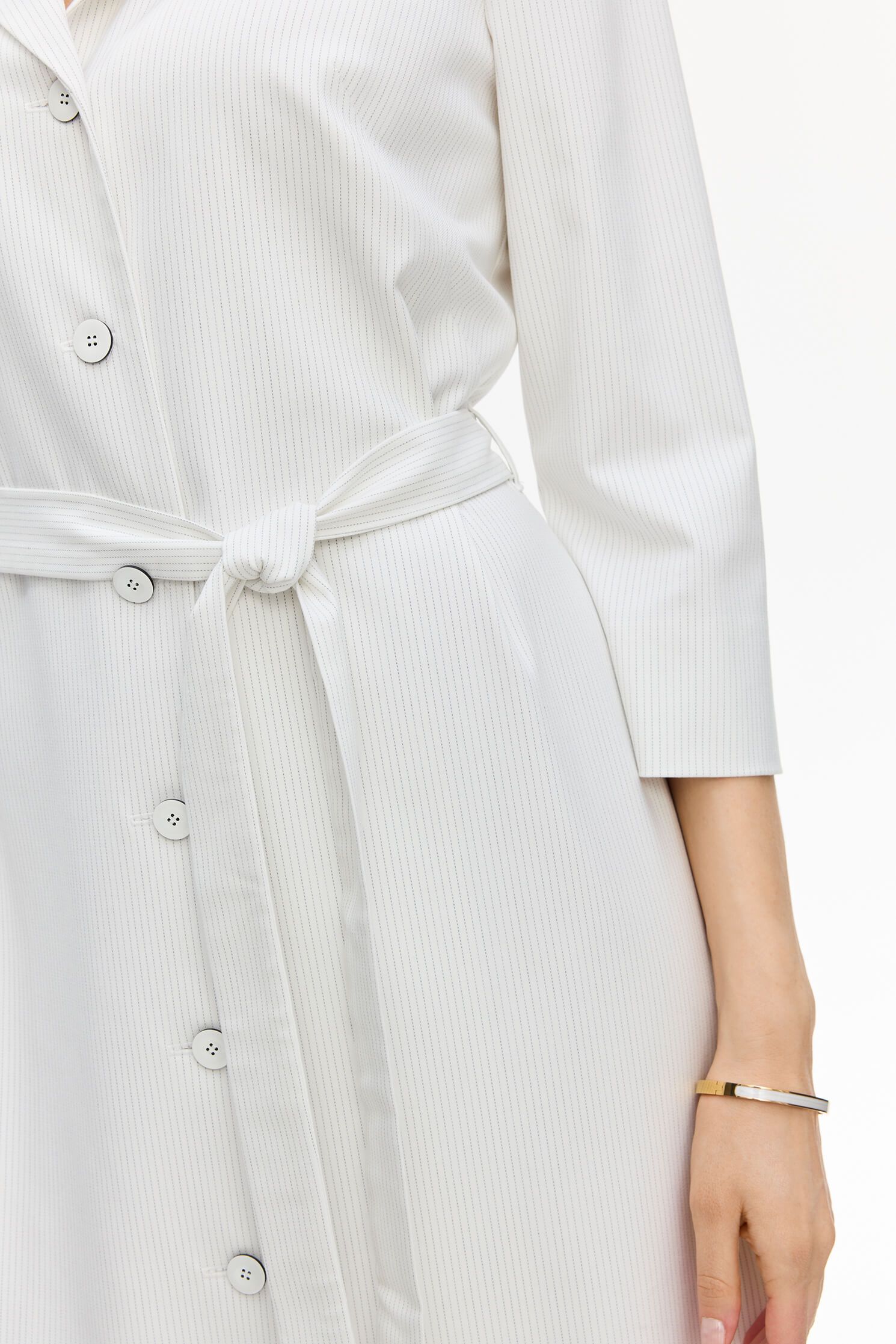 Taliowana sukienka w delikatny prążek Solar Obraz 3