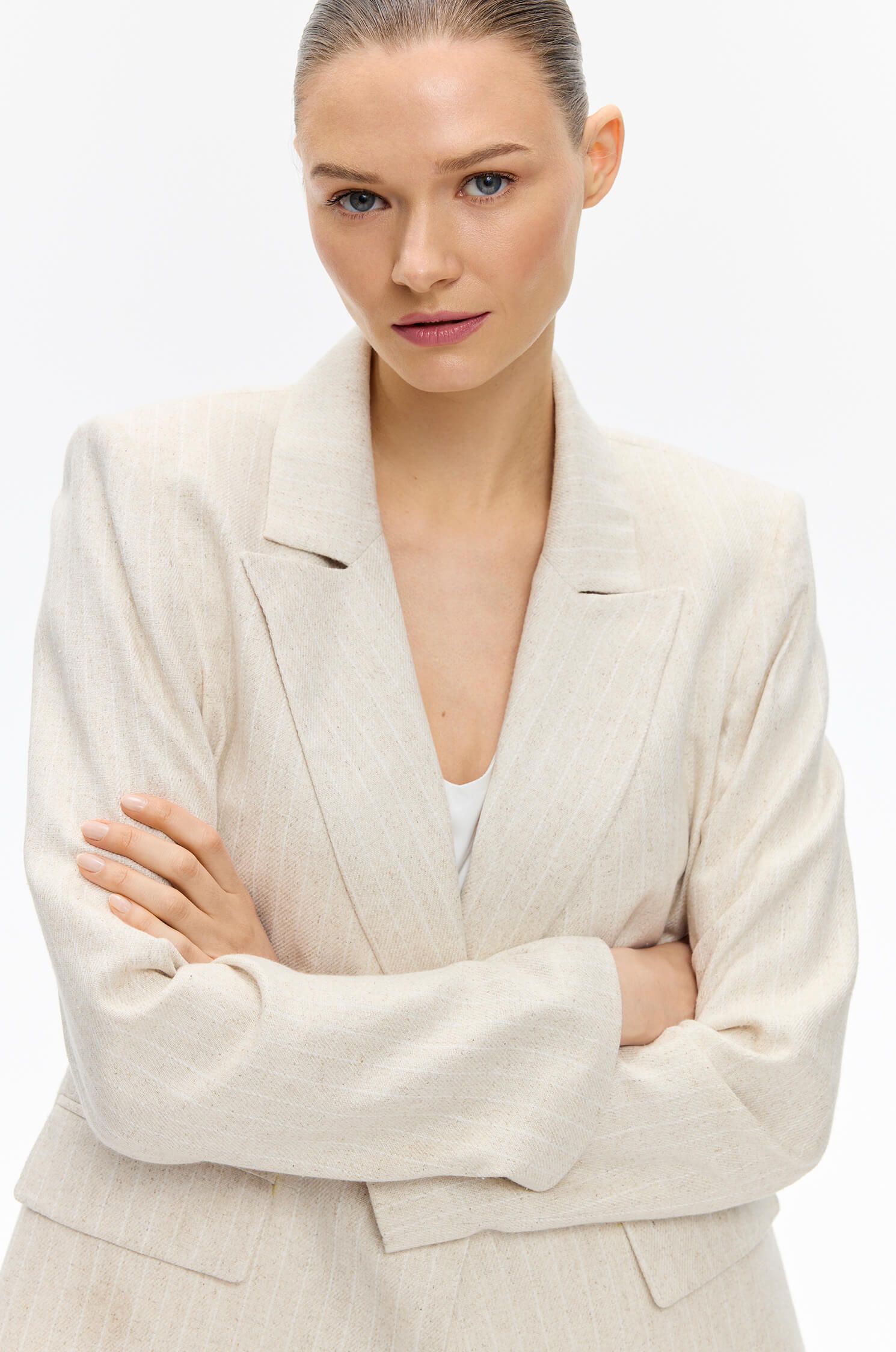 Beżowa jednorzędowa marynarka w delikatny prążek Solar Obraz 2