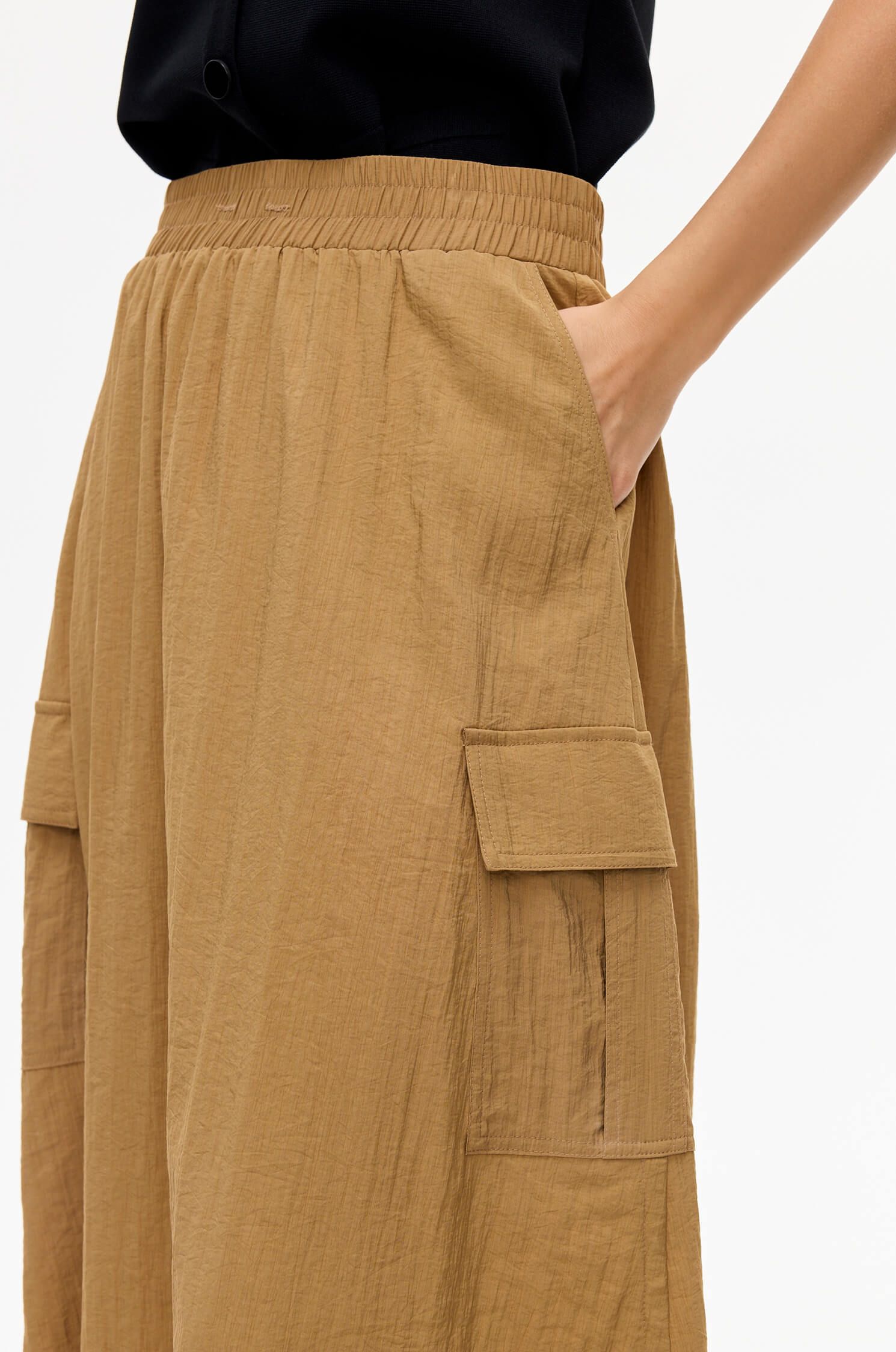 Kamelowa spódnica z kreszowanego materiału Solar Obraz 3