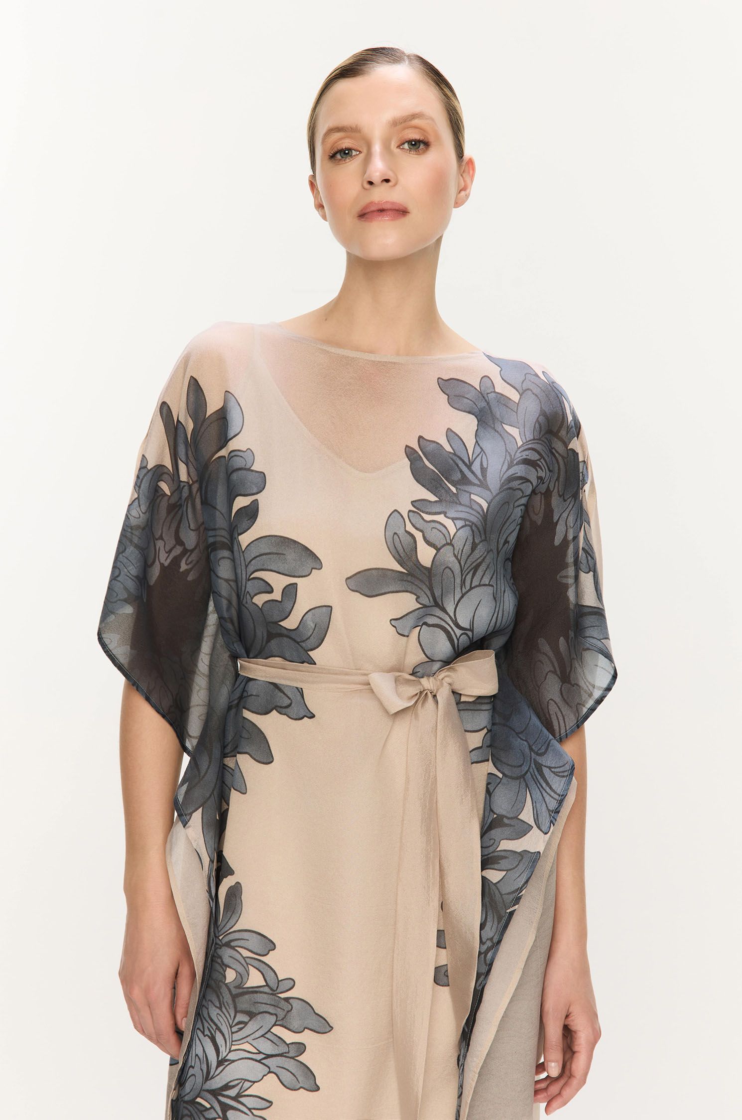 Sukienka z kwiatowym printem o pudełkowym kroju Solar Obraz 2