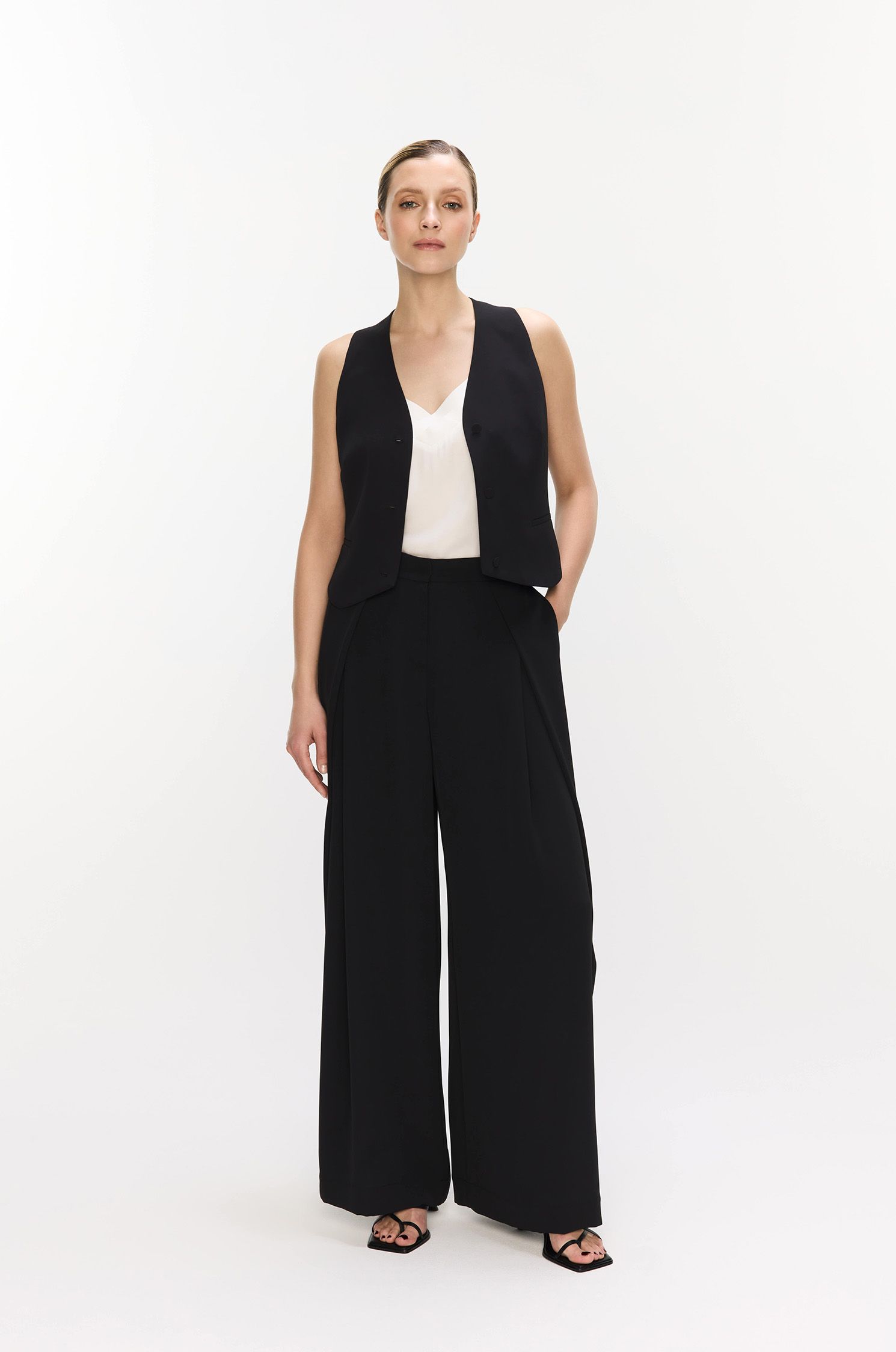 Czarne spodnie z szeroką nogawką Solar Obraz 1