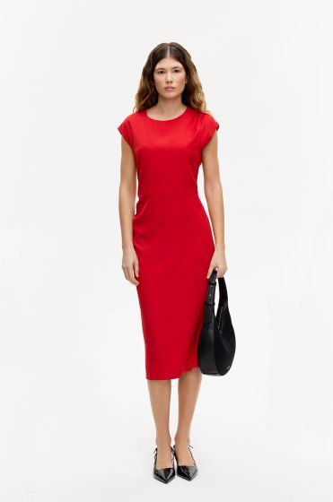 Sukienka z marszczeniem w talii