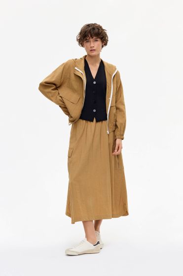 Kamelowa kurtka z kapturem